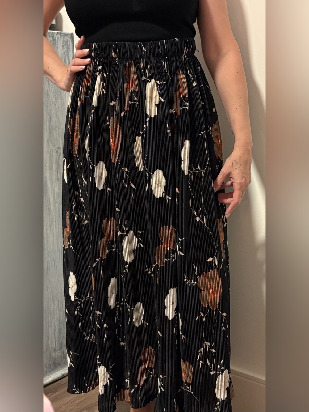 Perfect fall Black Floral Pleated long Skirt - with deep rich fall colors!